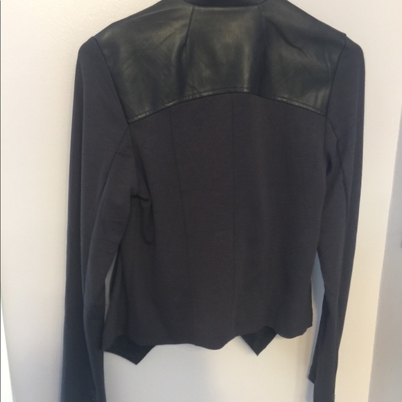 Kut from the Kloth drape faux leather - Picture 2 of 2